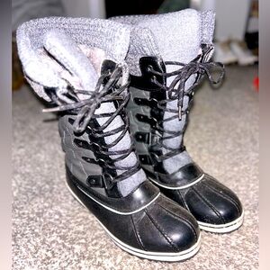 Women’s snow boots